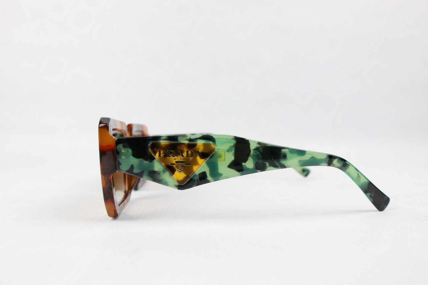 Prada P-8212