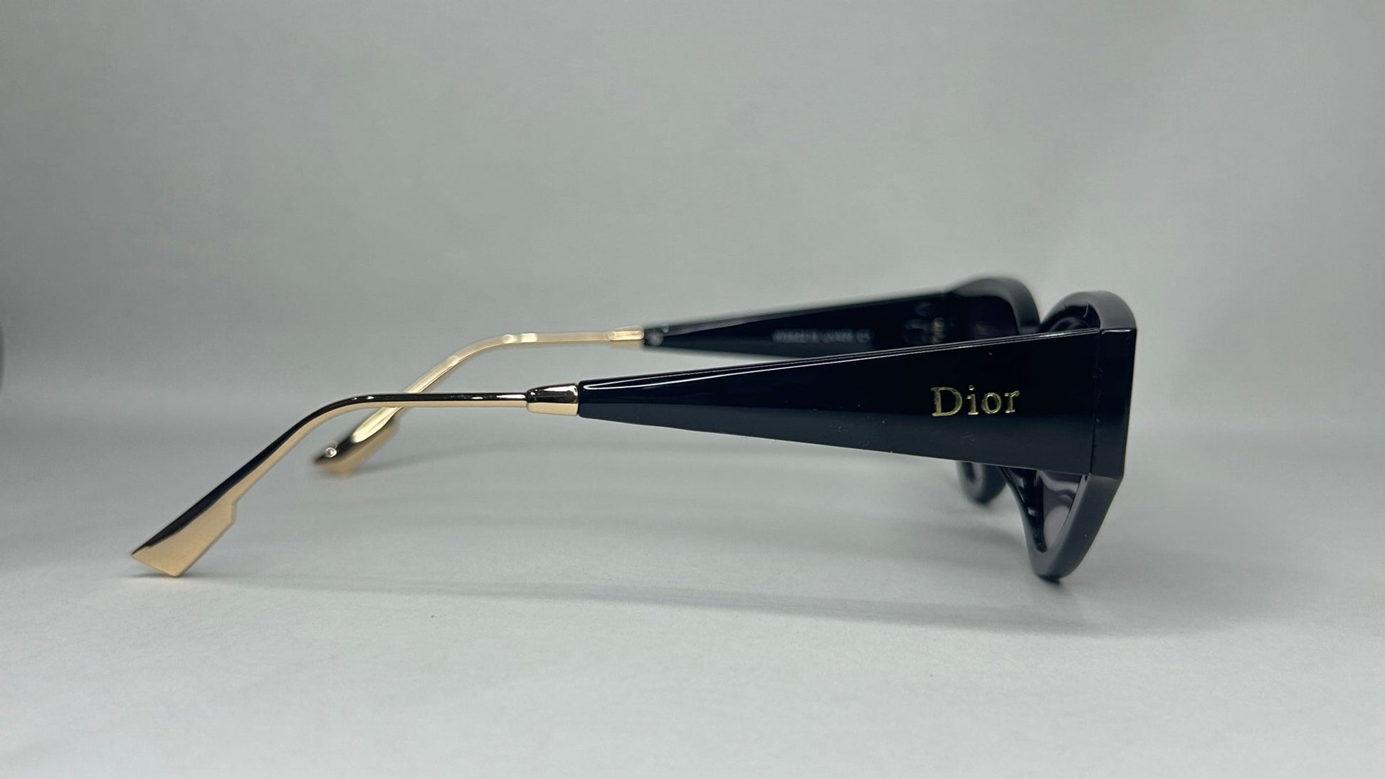 Dior - WS82219 | Black - Chashmatoo